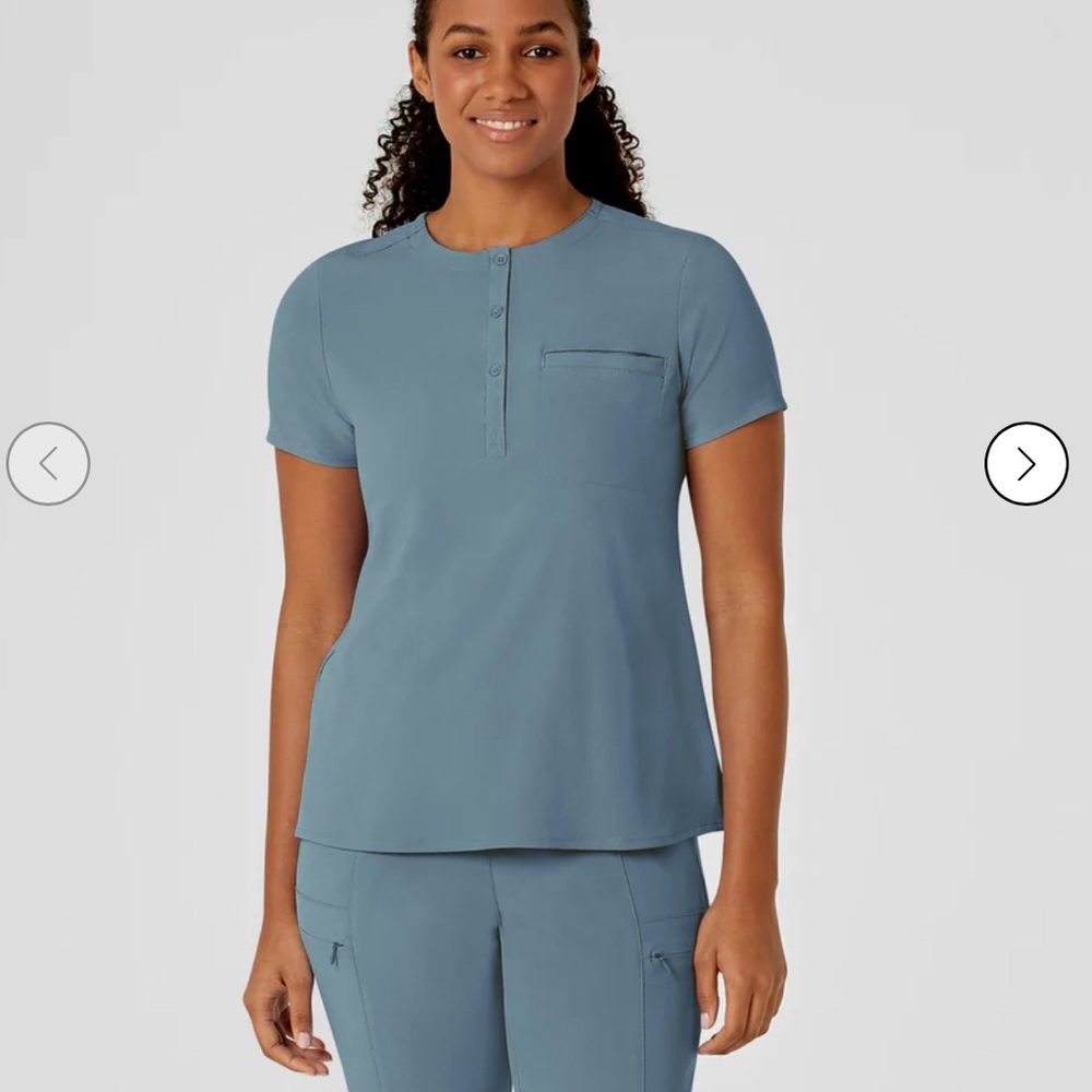 RENEW Women's Mandarin Collar Tuck-In Scrub Top - Elemental Blue M